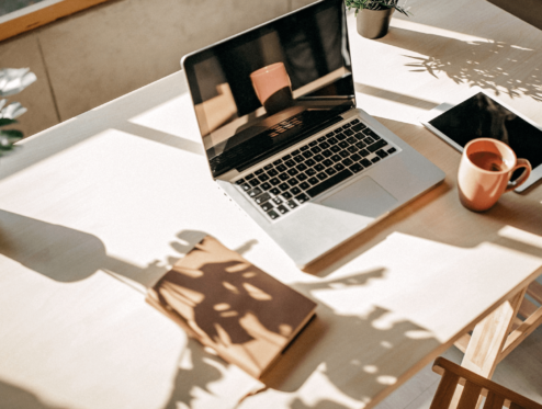 zamestnanci na home office